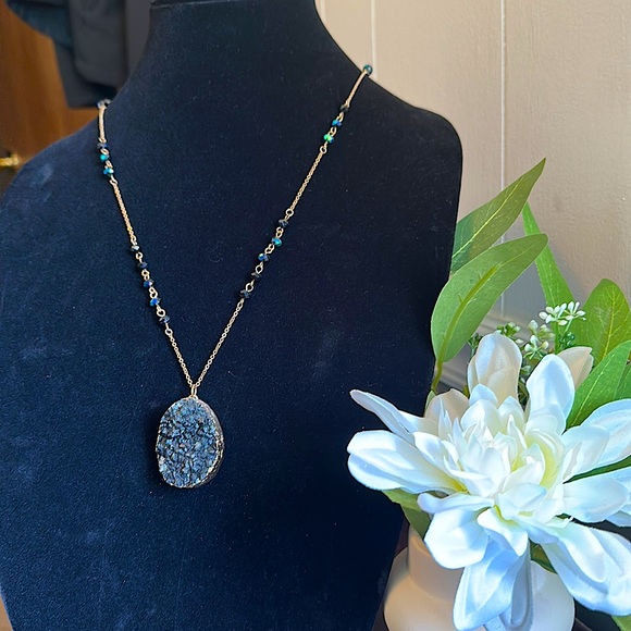 Jewelry - Crystal rock necklace 💙💚💜